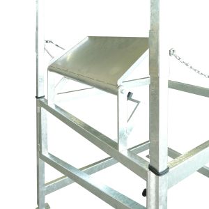 Hochwertiges Big Bag Befüllgestell mit stabiler Wippe und leicht lösbaren Schlaufenhaltern – entwickelt für ergonomisches und rückenschonendes Befüllen.