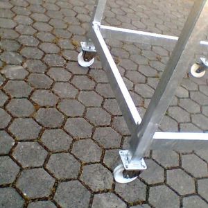 Hela_Schweiz_027.jpg Big Bag Rollen: 2 Lenkrollen, 2 Bockrollen für maximale Stabilität.