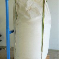 Spezielles Big Bag Befüllgestell, optimiert für den Einsatz mit Bodenwaagen, U-Waagen oder Palettenwaagen – ermöglicht präzises Abfüllen und Wiegen von Säcken in einem Arbeitsgang.