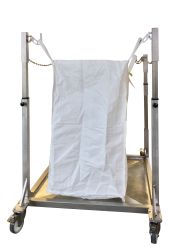 Stabiles Rack S5 für Big Bags, mit Edelstahlwanne gegen Flüssigkeitsaustritt.