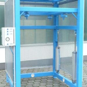 Volumenreduktion und sichere Big Bag Befüllung mit pneumatischem Hubrahmen.
