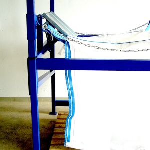 Big Bag Befüllgestell mit robuster Wippe  entwickelt für ergonomisches und schnelles Befüllen aus verschiedenen Säcken.