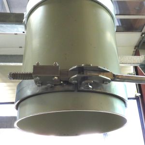 einhand_klemmschelle_geschlossen.jpg Praktische Einhand-Klemmschelle: Stabiler Halt für Big Bag Einlaufschläuche mit minimalem Arbeitsaufwand.